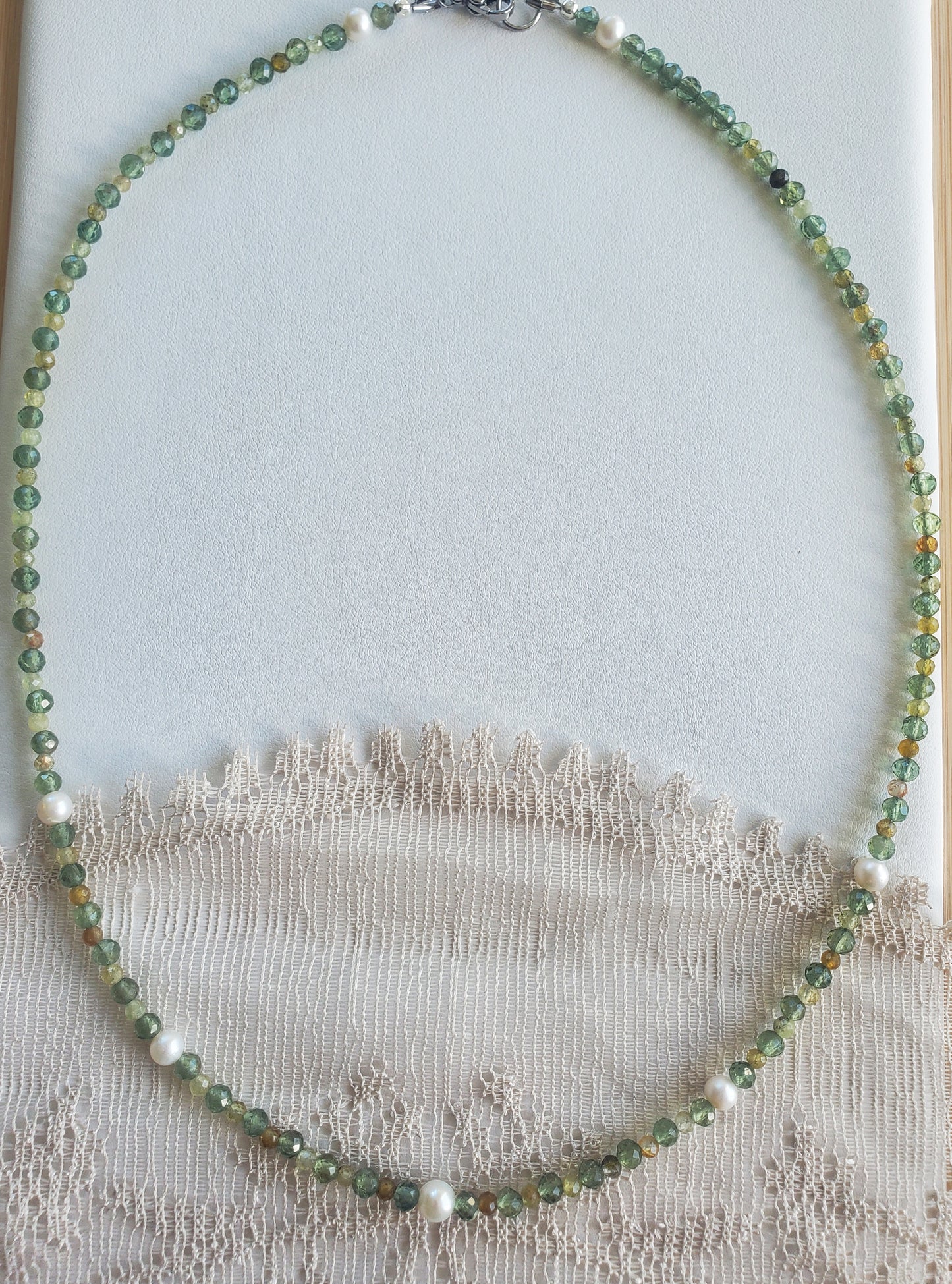 Collier Perle, Apatite et Grenat vert