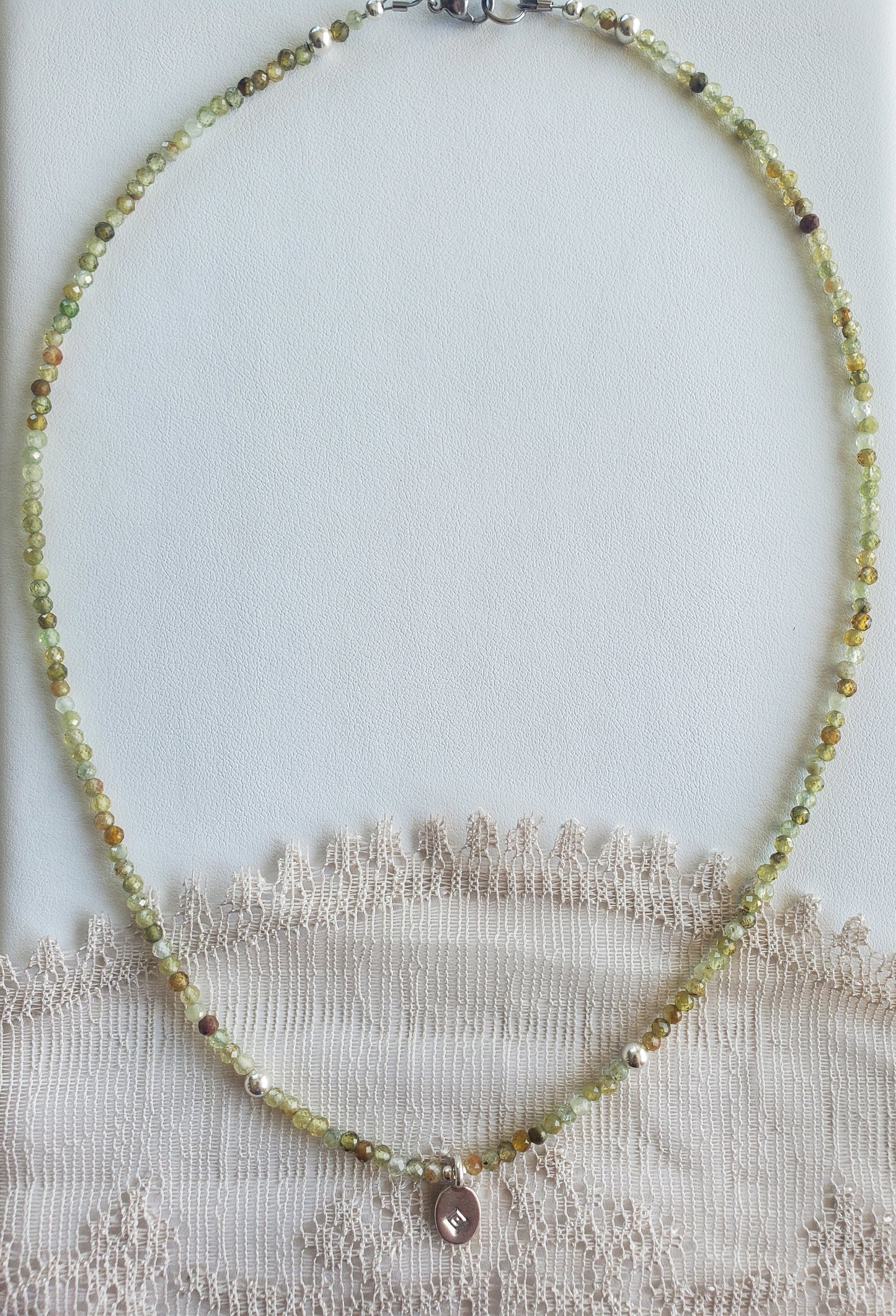 Collier Grenat Vert et argent sterling 925