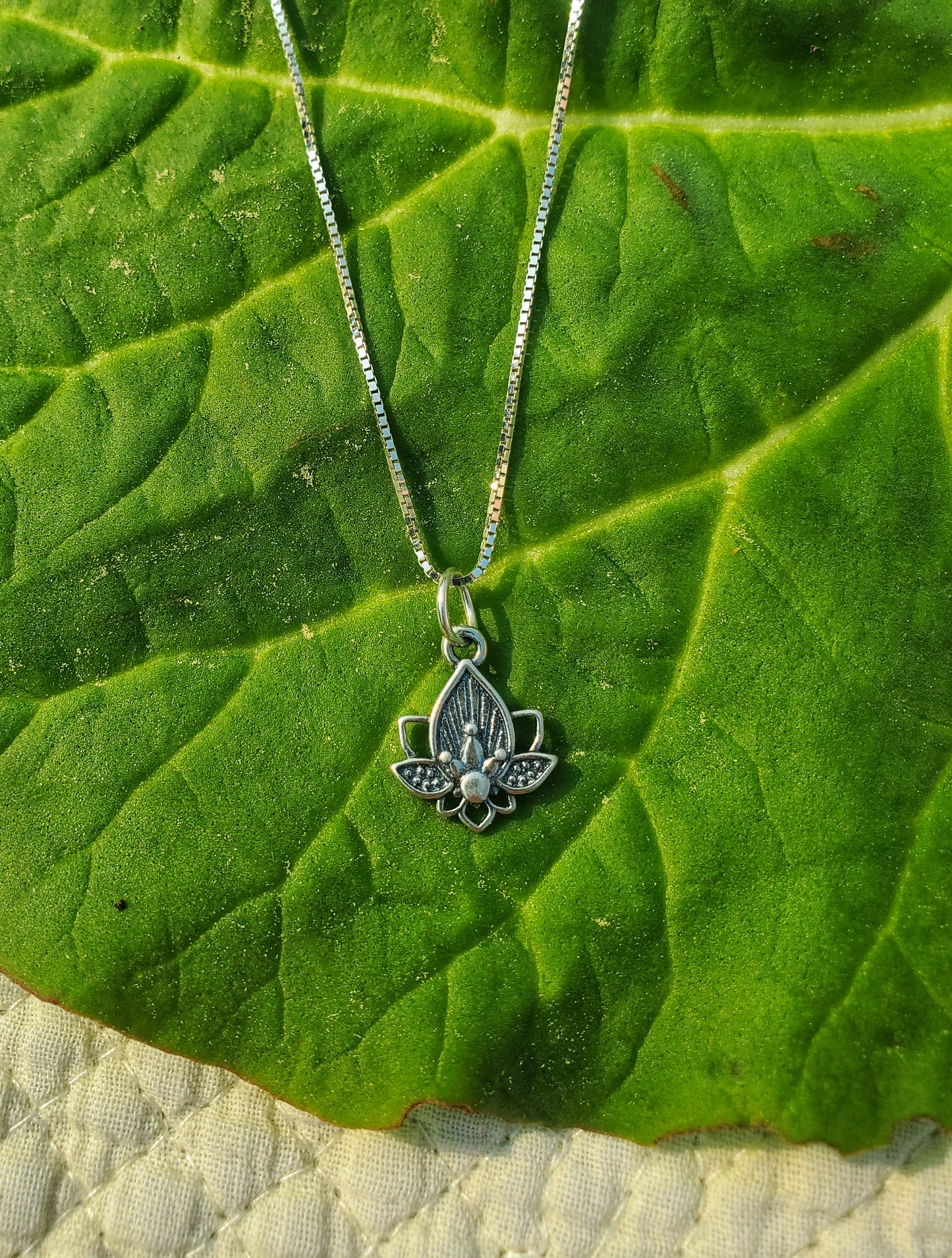 Chaine Fleur de Lotus