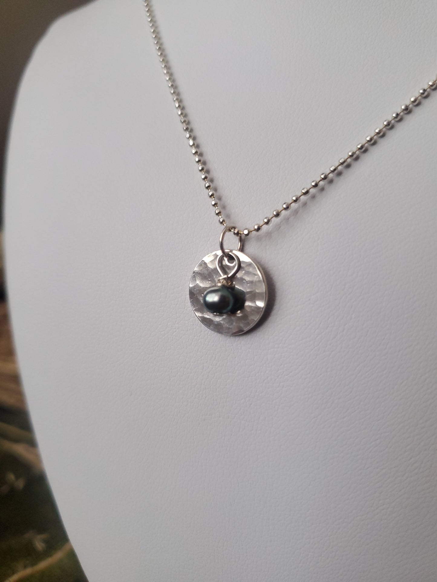 Chaine Livia avec perle bleu/violet