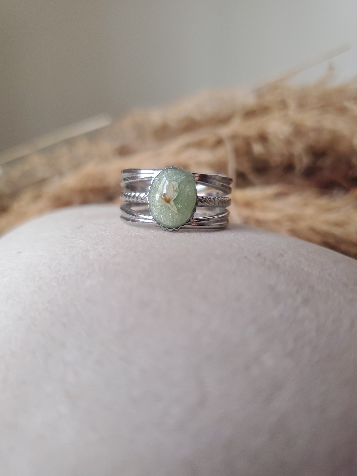 Bague vert pâle