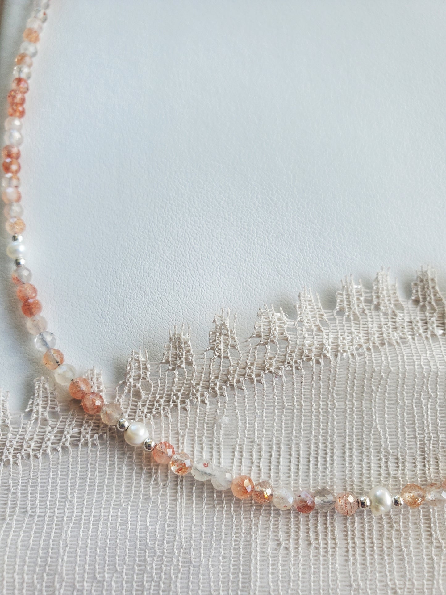 Collier avec Pierre de Soleil et perles