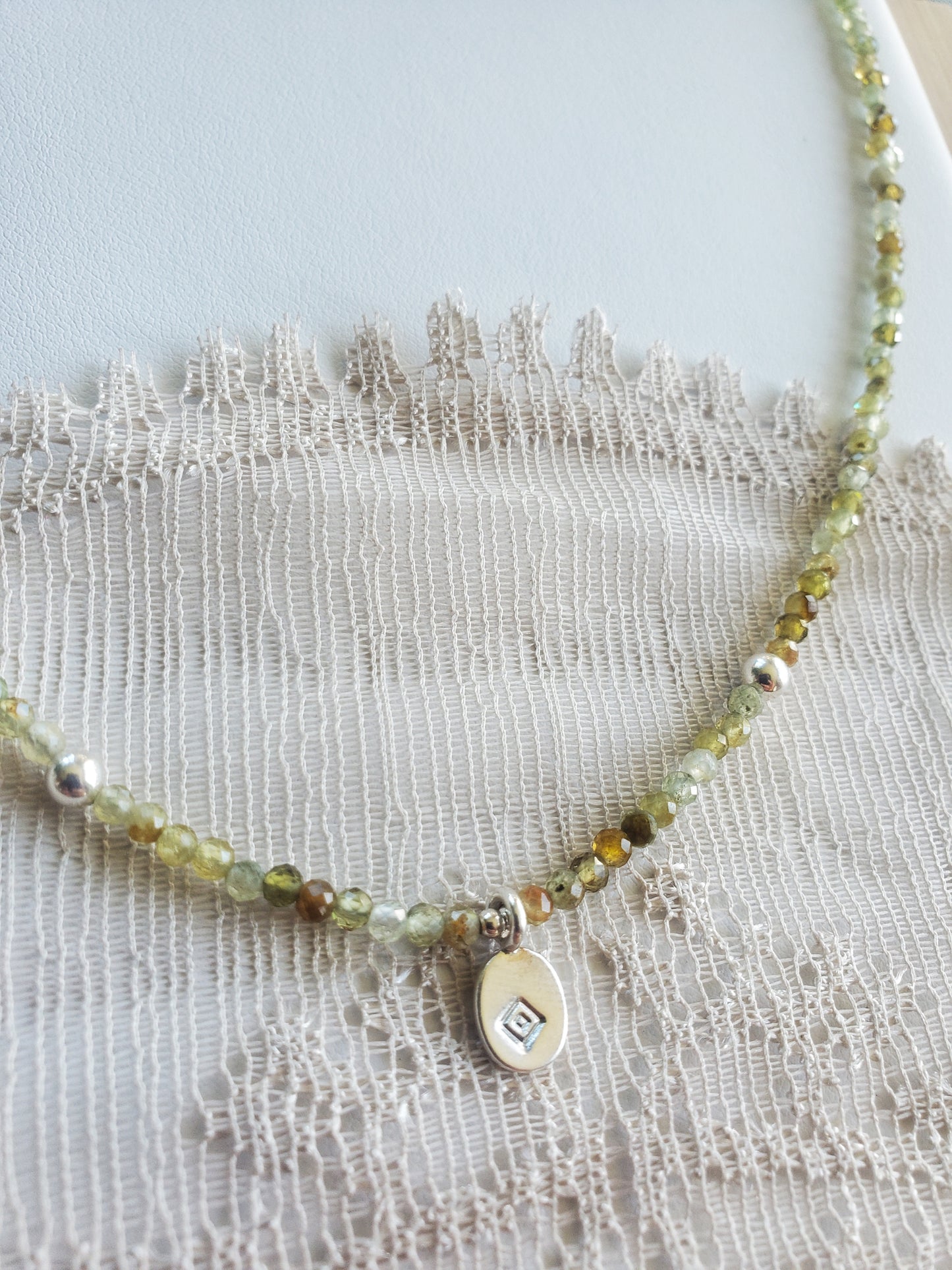 Collier Grenat Vert et argent sterling 925